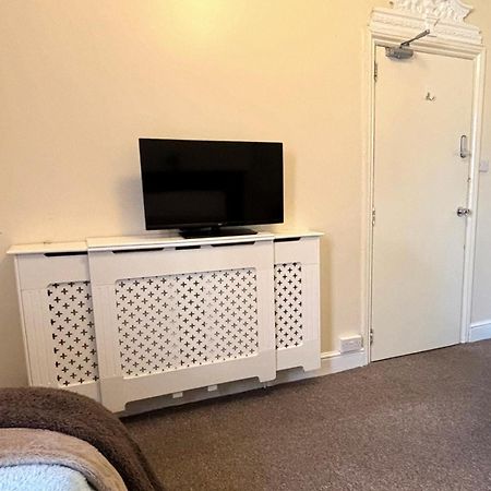 Shirley House 1, Guest House, Self Catering, Self Check In With Smart Locks, Use Of Fully Equipped Kitchen, Walking Distance To Southampton Central, Excellent Transport Links, Ideal For Longer Stays מראה חיצוני תמונה
