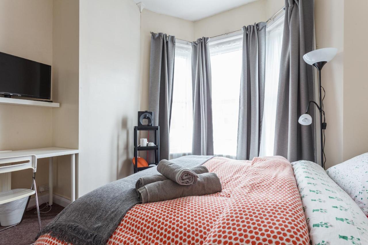 Shirley House 1, Guest House, Self Catering, Self Check In With Smart Locks, Use Of Fully Equipped Kitchen, Walking Distance To Southampton Central, Excellent Transport Links, Ideal For Longer Stays מראה חיצוני תמונה