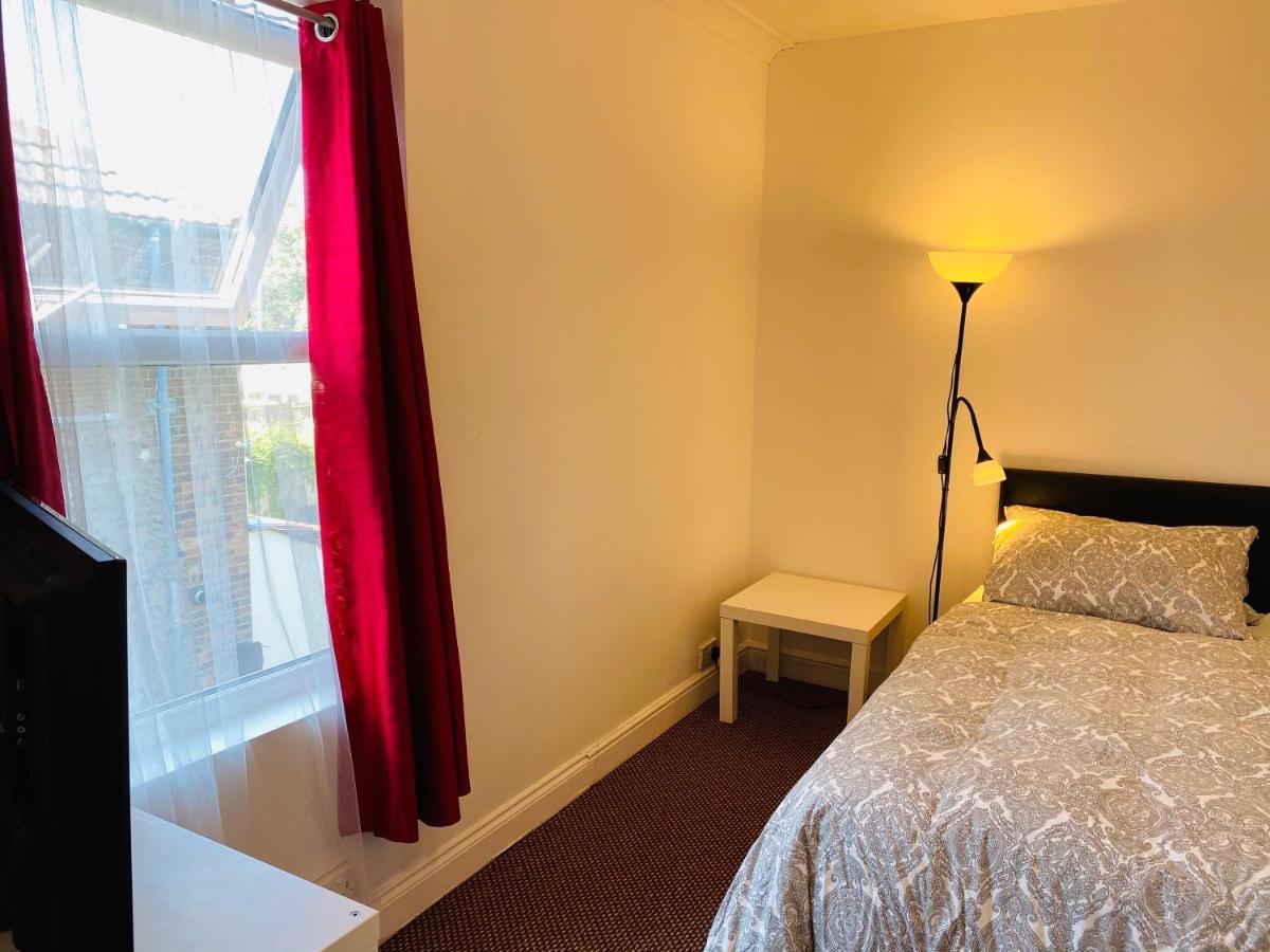 Shirley House 1, Guest House, Self Catering, Self Check In With Smart Locks, Use Of Fully Equipped Kitchen, Walking Distance To Southampton Central, Excellent Transport Links, Ideal For Longer Stays מראה חיצוני תמונה