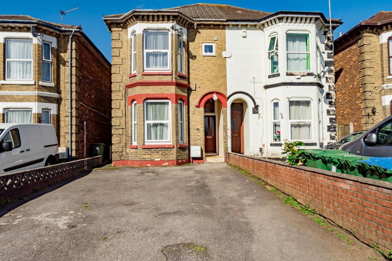 Shirley House 1, Guest House, Self Catering, Self Check In With Smart Locks, Use Of Fully Equipped Kitchen, Walking Distance To Southampton Central, Excellent Transport Links, Ideal For Longer Stays מראה חיצוני תמונה