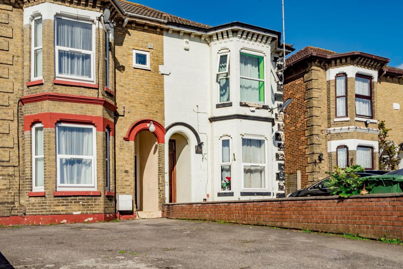 Shirley House 1, Guest House, Self Catering, Self Check In With Smart Locks, Use Of Fully Equipped Kitchen, Walking Distance To Southampton Central, Excellent Transport Links, Ideal For Longer Stays מראה חיצוני תמונה