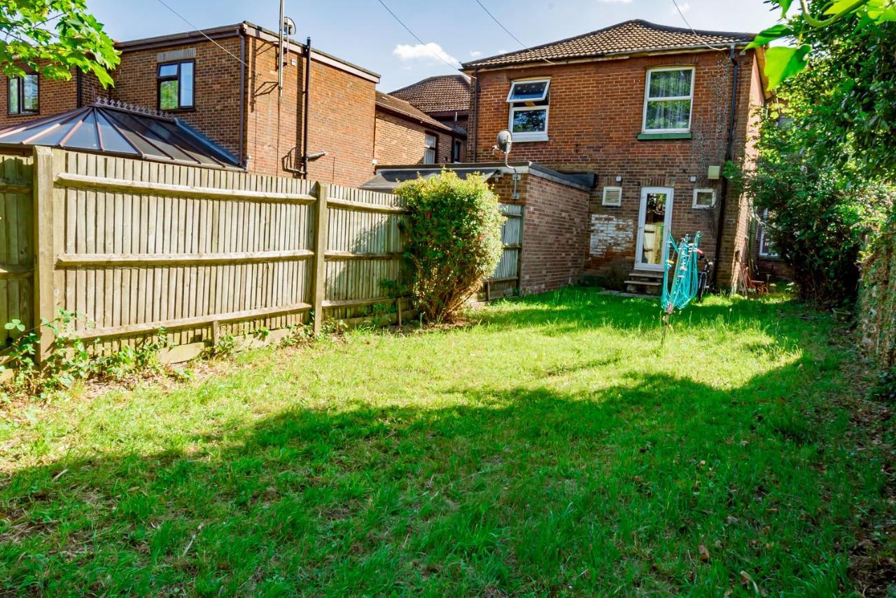 Shirley House 1, Guest House, Self Catering, Self Check In With Smart Locks, Use Of Fully Equipped Kitchen, Walking Distance To Southampton Central, Excellent Transport Links, Ideal For Longer Stays מראה חיצוני תמונה