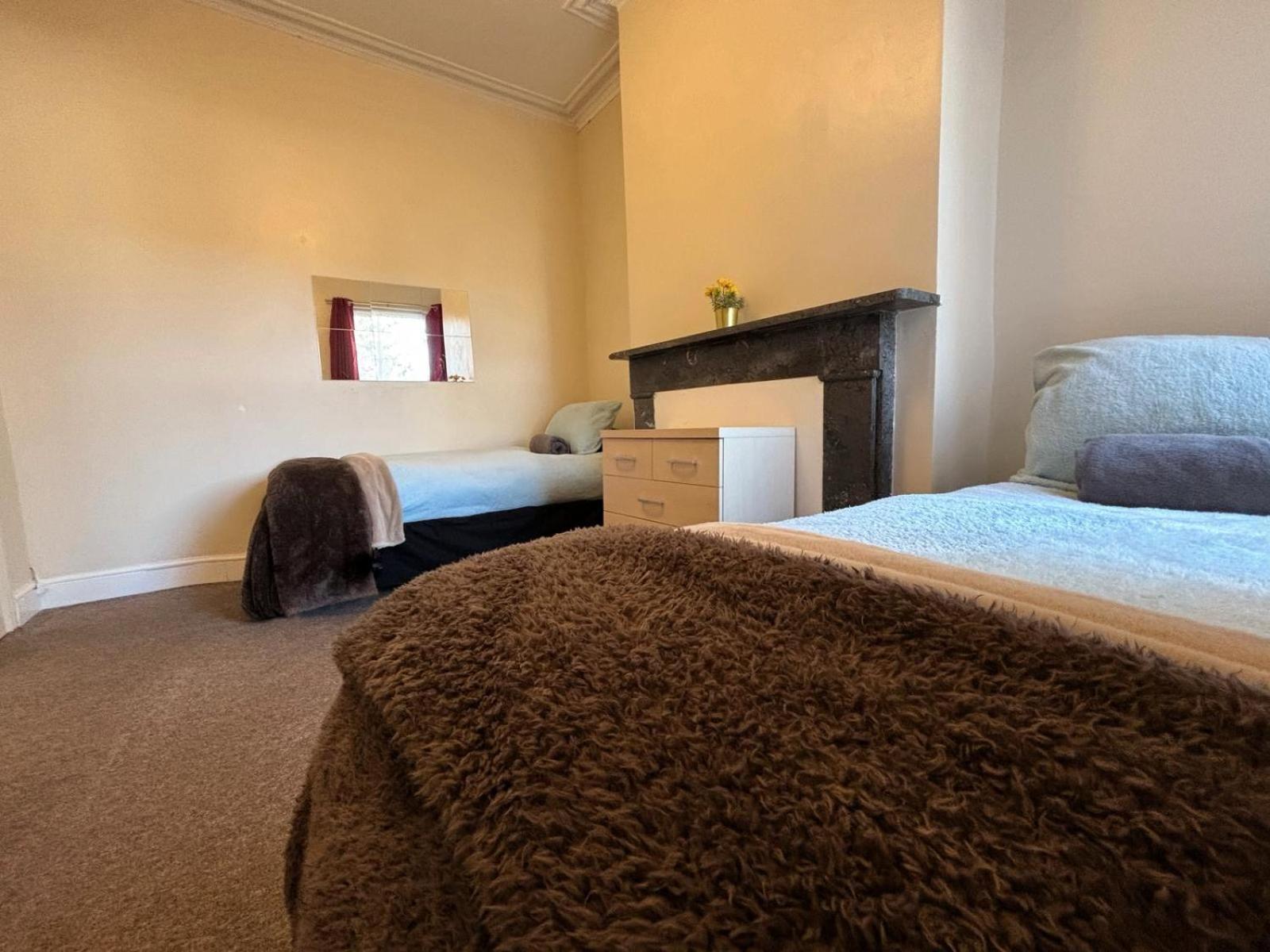 Shirley House 1, Guest House, Self Catering, Self Check In With Smart Locks, Use Of Fully Equipped Kitchen, Walking Distance To Southampton Central, Excellent Transport Links, Ideal For Longer Stays מראה חיצוני תמונה