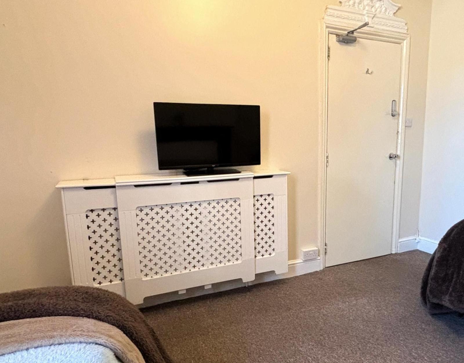 Shirley House 1, Guest House, Self Catering, Self Check In With Smart Locks, Use Of Fully Equipped Kitchen, Walking Distance To Southampton Central, Excellent Transport Links, Ideal For Longer Stays מראה חיצוני תמונה